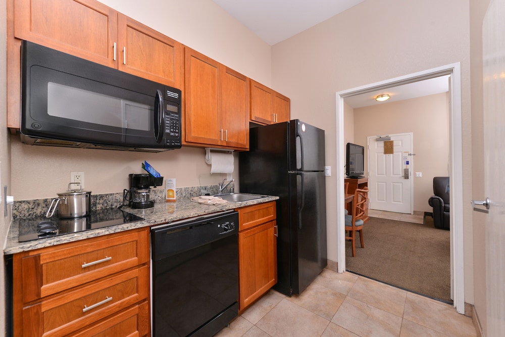 Candlewood Suites San Diego by IHG - photo 15