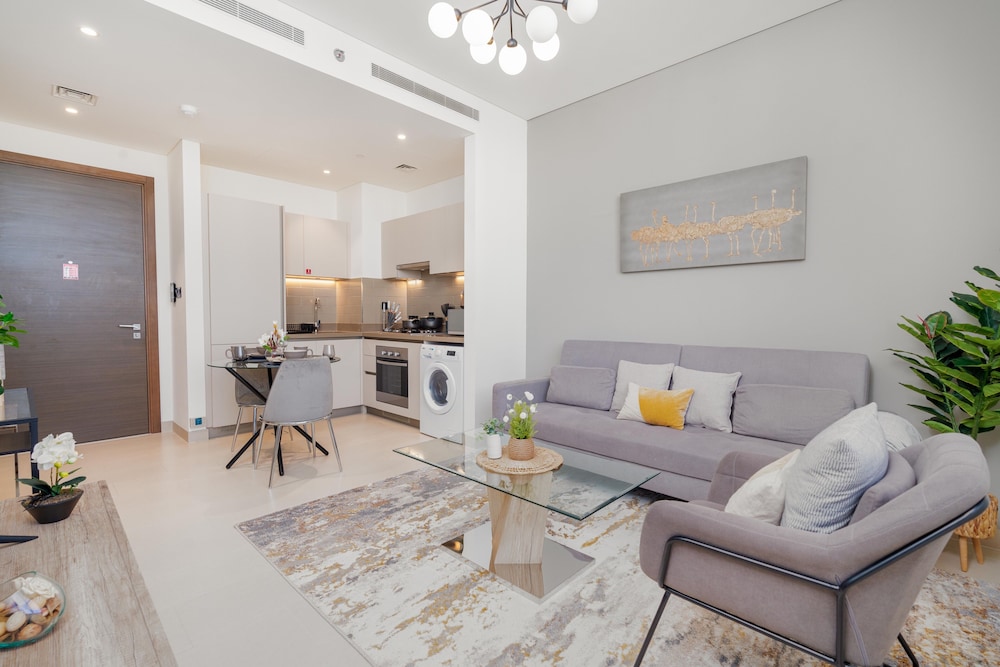 White Sage Elegant Apartment With Unobstructed City Views — 4-Star Luxury Hotel in Dubai, United Arab Emirates