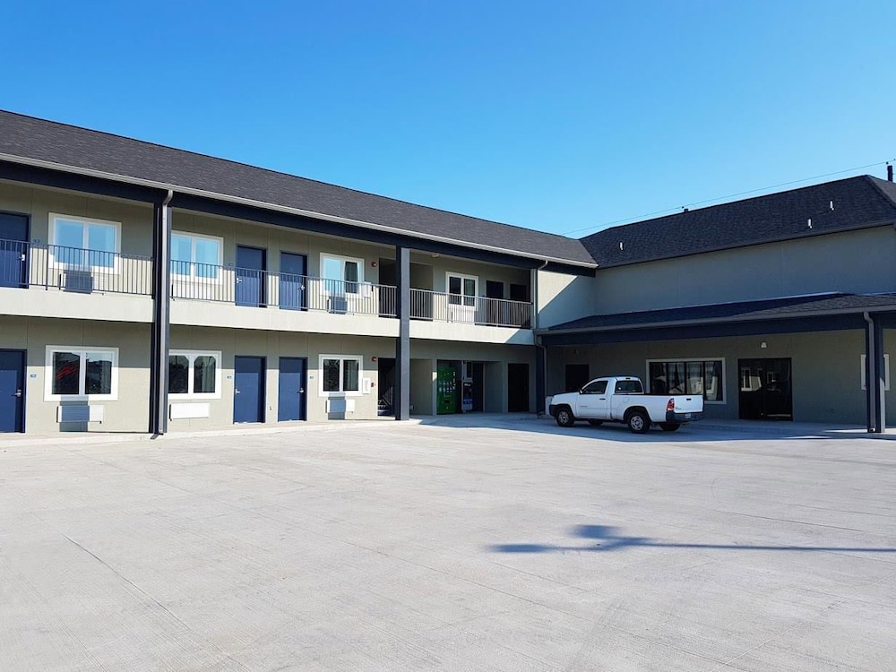 Empire Inn Cypress - photo 14