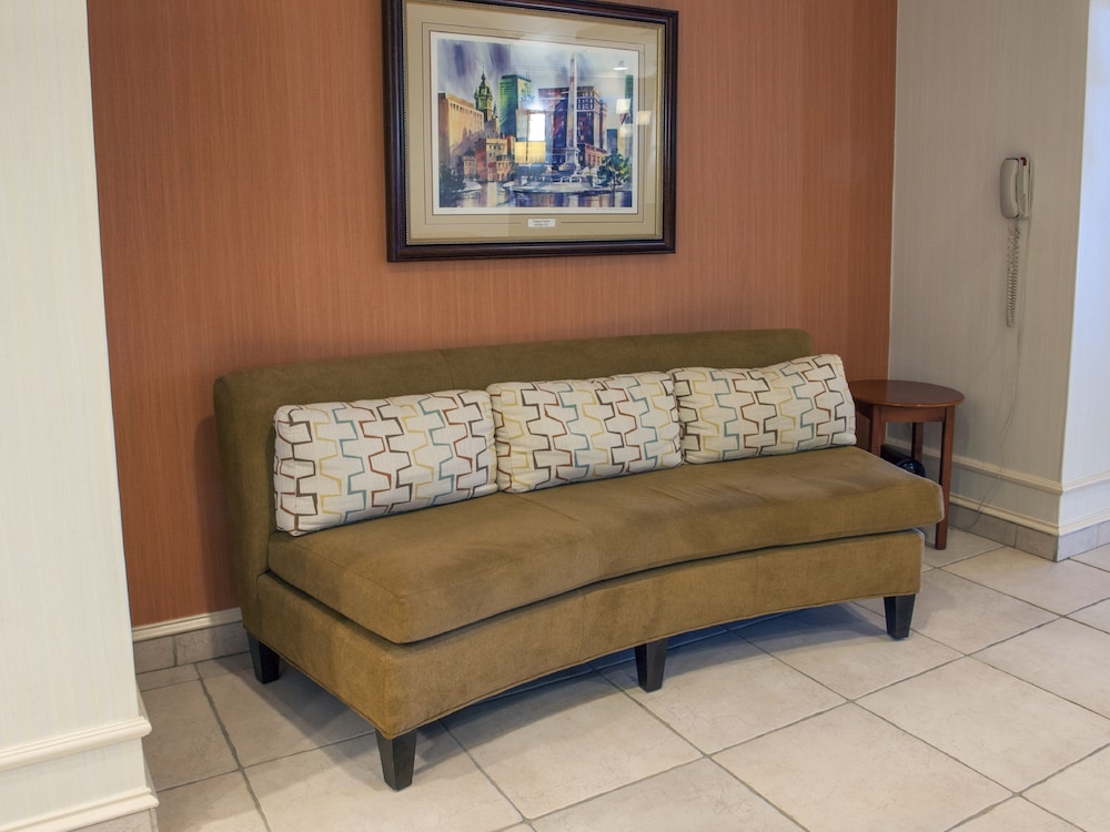 Holiday Inn Express Hotel & Suites Buffalo Airport by IHG - photo 35