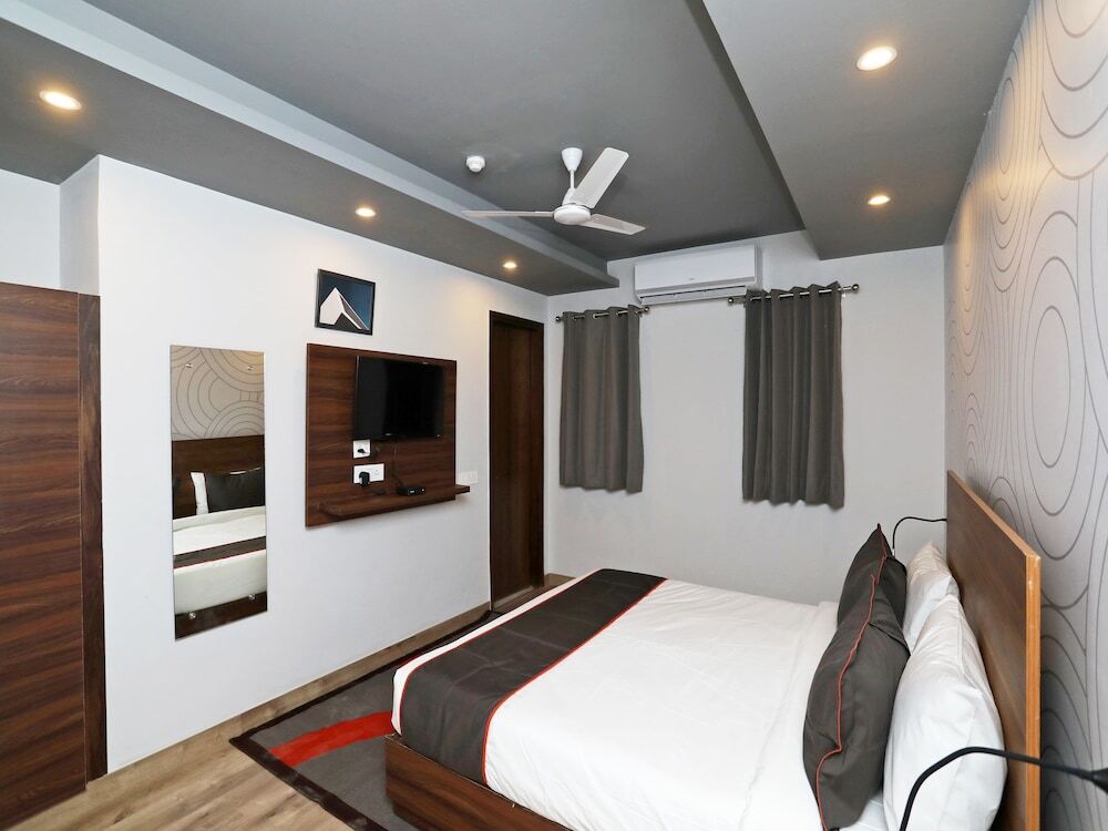 Palam Vihar By OYO Rooms