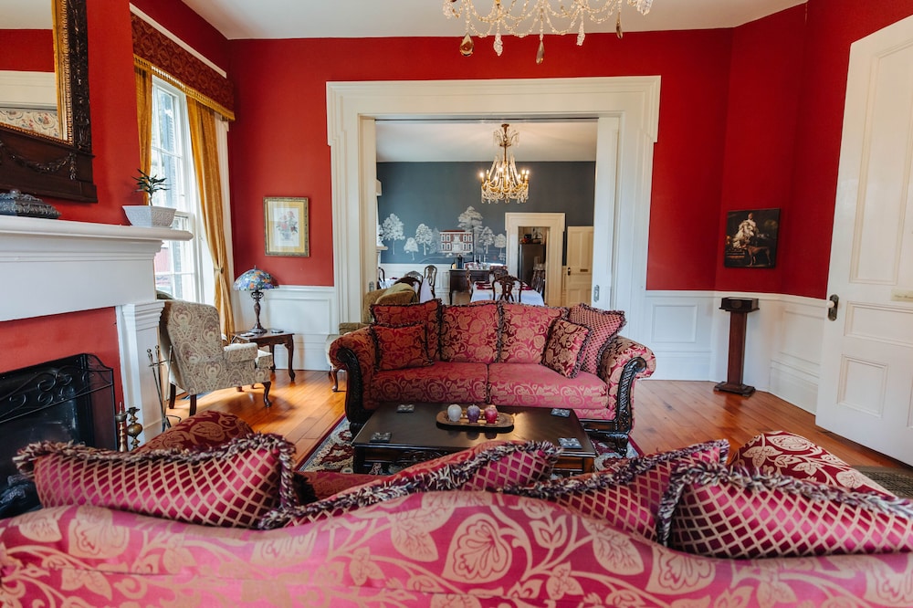 Historic Maple Hill Manor - photo 2