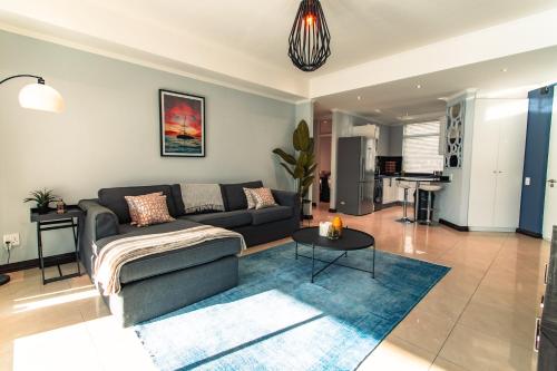 The Centurion Pool Deck Apartment with Views