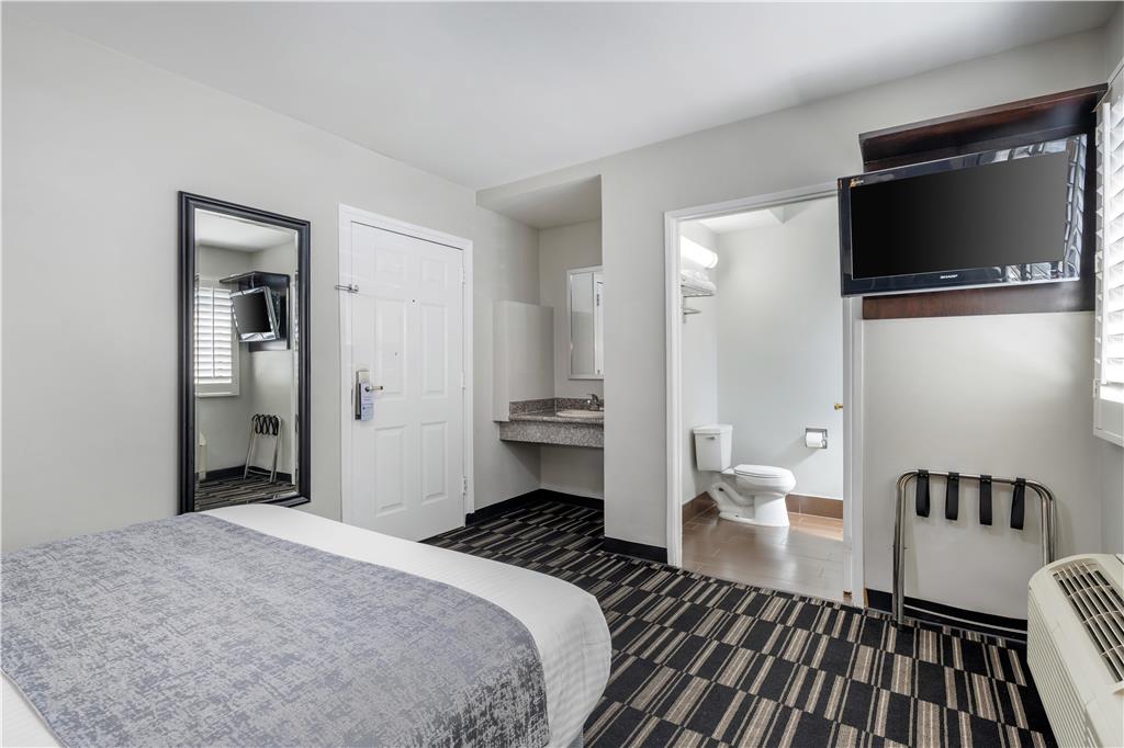 SureStay Hotel by Best Western Beverly Hills West LA - photo 7