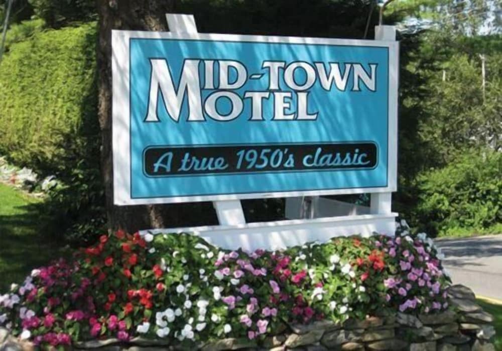 Mid Town Motel - carbon neutral hotel in Boothbay Harbor