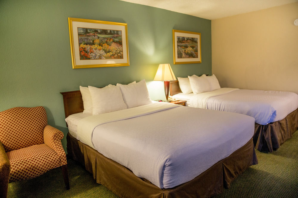 Ramada Plaza Rochester Airport - photo 62