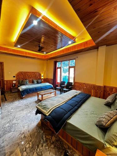 Wood packers - last minute hotel in Unknown City