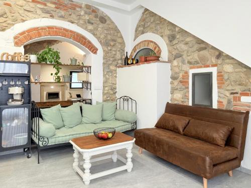 Antica Dimora Polpenazze — 4-Star Luxury Hotel in Polpenazze Del Garda, Italy