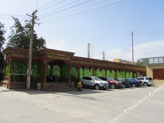 Seman - carbon neutral hotel in Kashgar