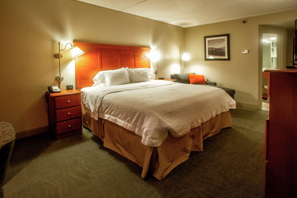 Hampton Inn Wheeling - photo 11