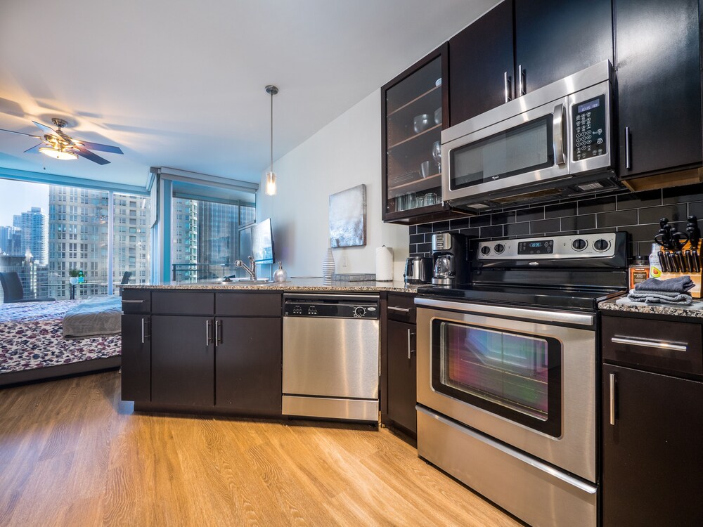 Furnished Suites in the Heart of River North - photo 22