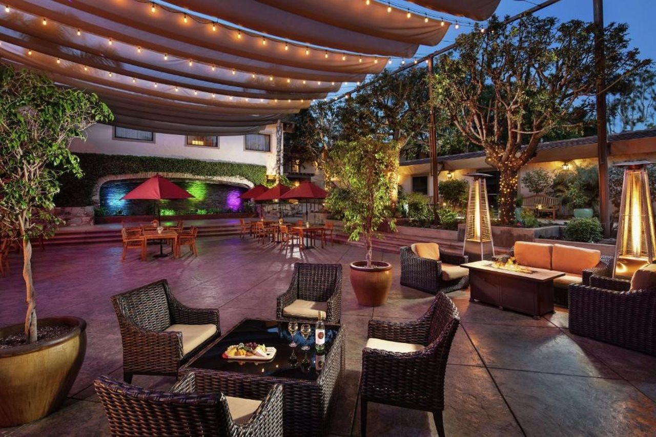DoubleTree by Hilton Claremont - photo 5