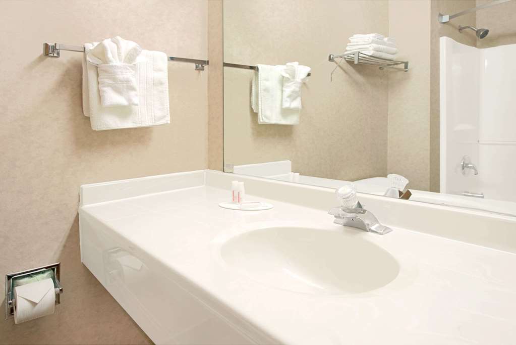 Super 8 by Wyndham Bonne Terre - photo 6