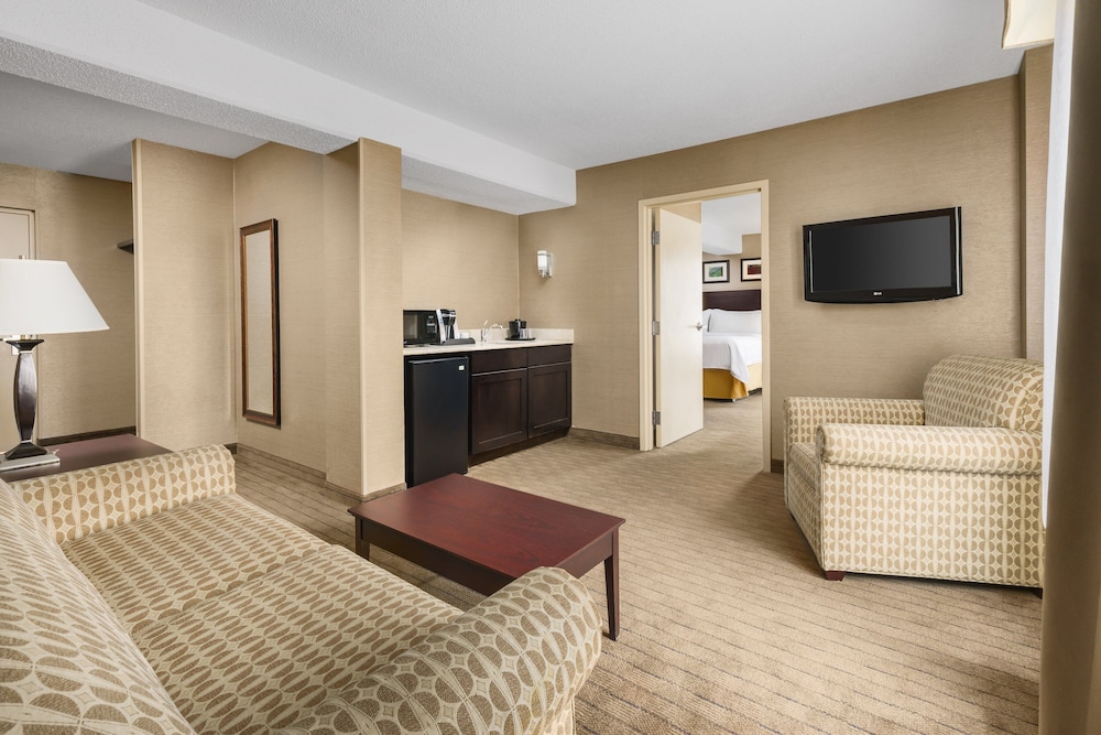 Garner Hotel Brockton Boston by IHG - photo 10