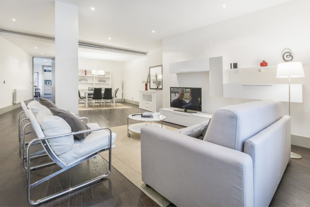 Slow Suites Gran Via — 4-Star Luxury Hotel in Madrid, Spain