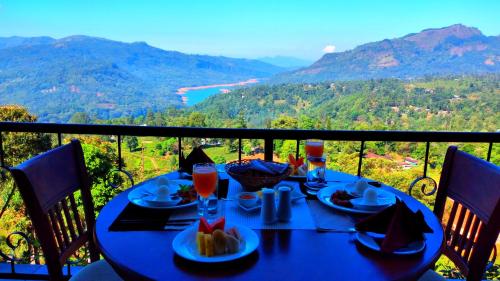 Floating Mountain Villa — 5-Star Luxury Hotel in Nuwara Eliya, Sri Lanka