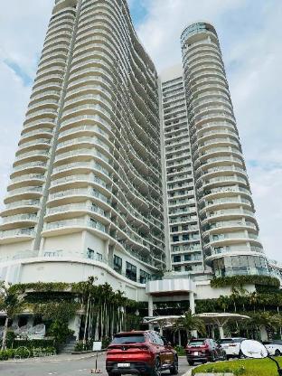 Comzy Ha Long Bay View Luxury Apartment — 5-Star Luxury Hotel in Ha Long, Vietnam