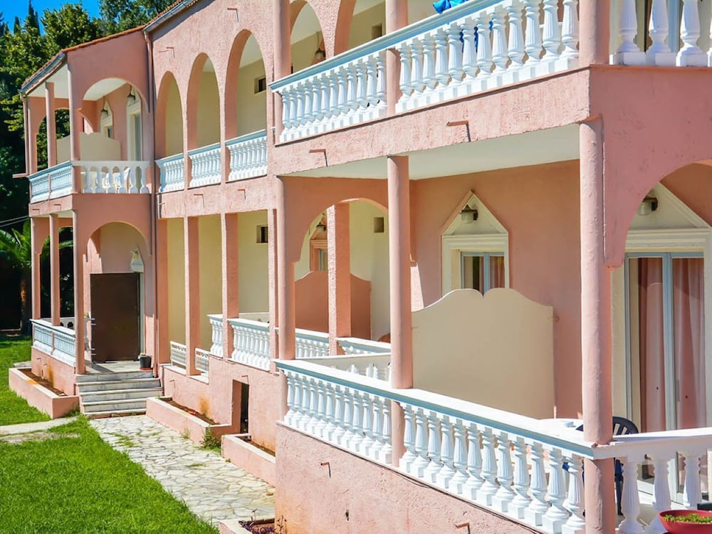 Corfu Garden Hotel - last minute hotel in Corfu