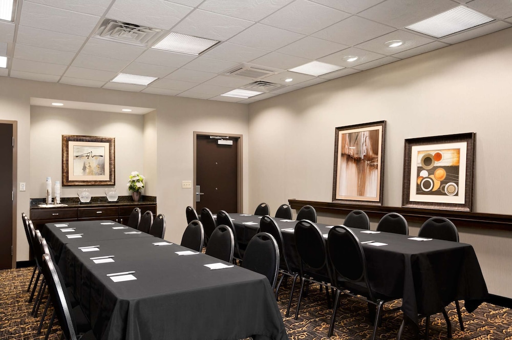 Hampton Inn & Suites Mansfield - photo 19