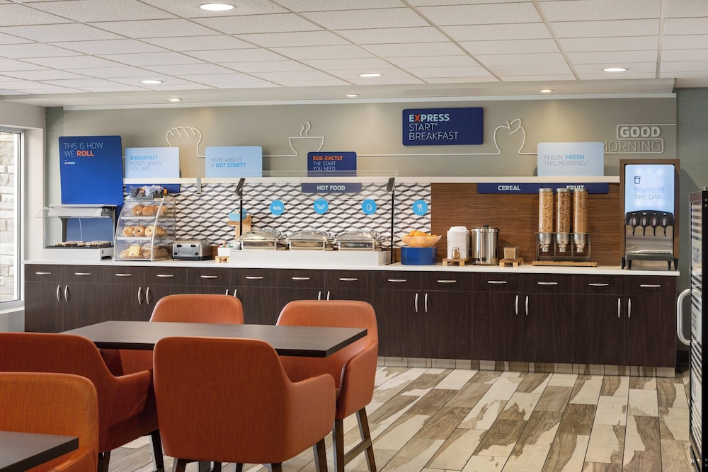 Holiday Inn Express & Suites Colorado Springs Central by IHG - photo 67