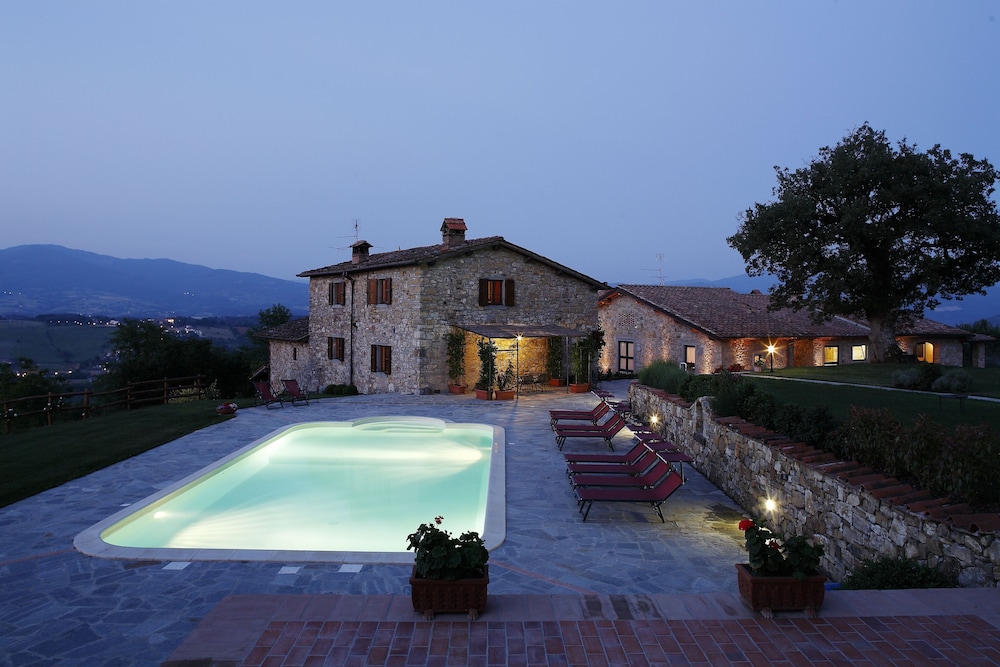 La Vecchia Quercia — 4-Star Luxury Hotel in Poppi, Italy