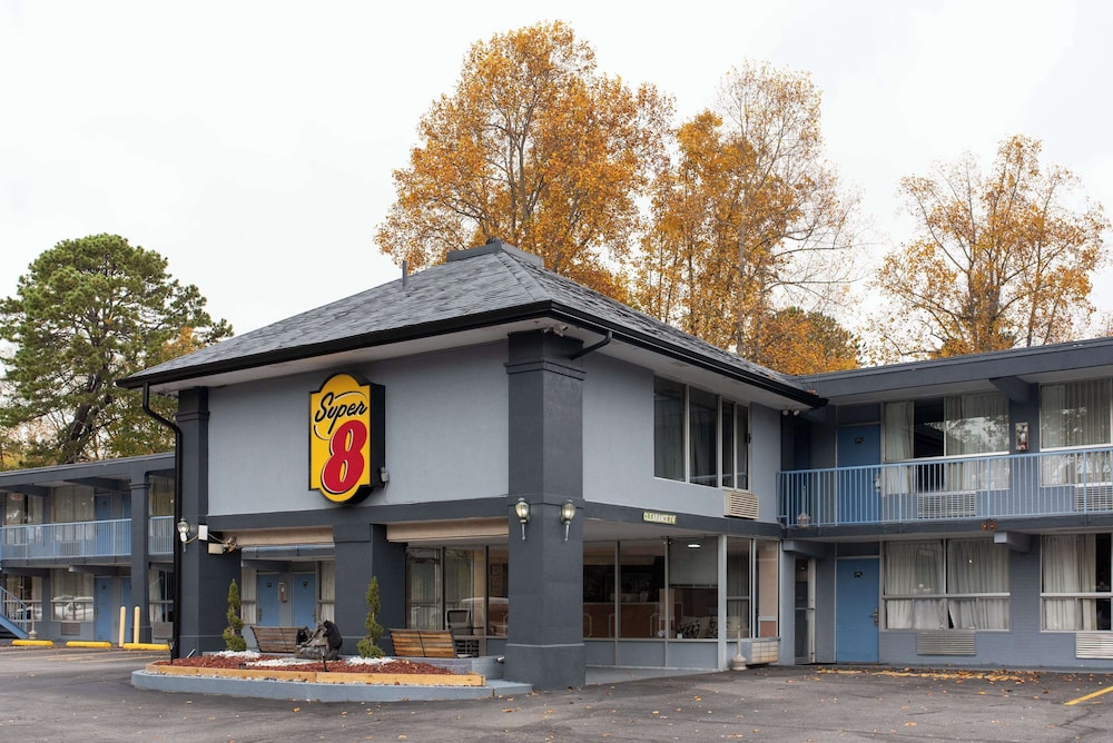 Super 8 by Wyndham Black Mountain in Black Mountain, United States