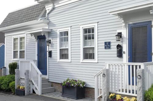 NEW AC 1 Bedroom w Private Deck & Patio — 4-Star Luxury Hotel in Provincetown, United States