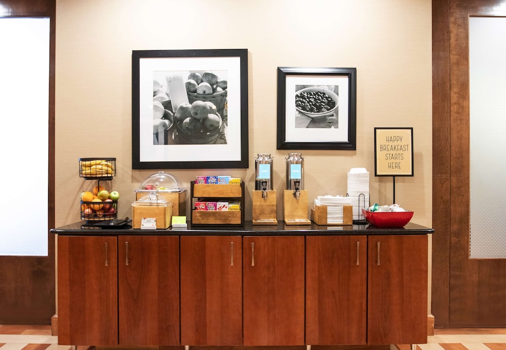 Hampton Inn Gloucester - photo 38