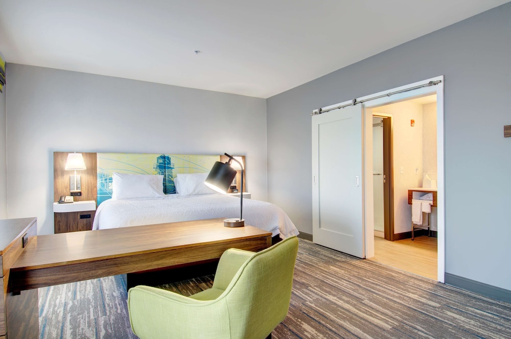 Hampton Inn & Suites Portland West - photo 42