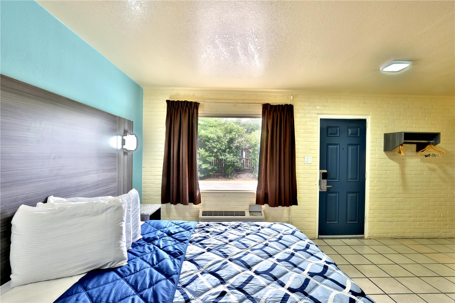 Americas Best Value Inn San Antonio Airport South - photo 7