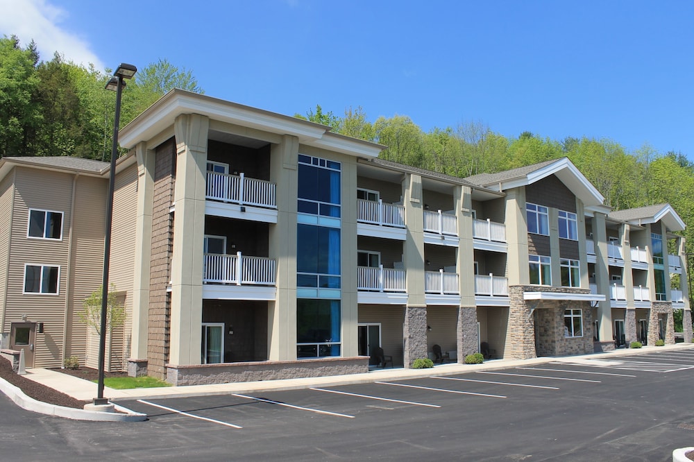 Crystal Springs Inn and Suites - photo 23