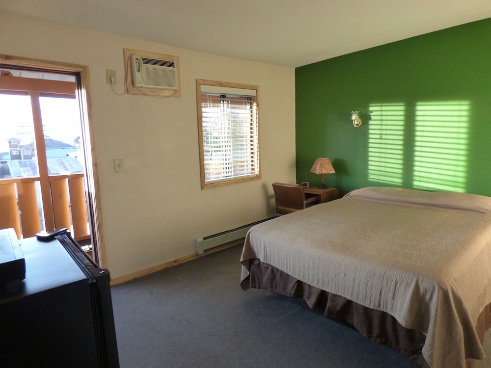 The Hitching Post Hotel and Farm Store - photo 27