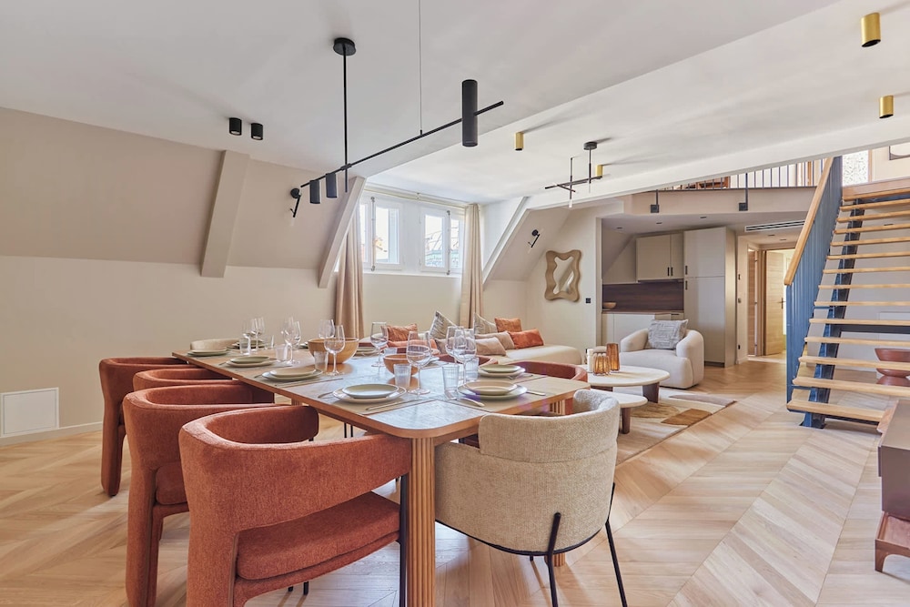 Sublime Duplex Arc de Triomphe Trocadero - carbon neutral hotel in Paris