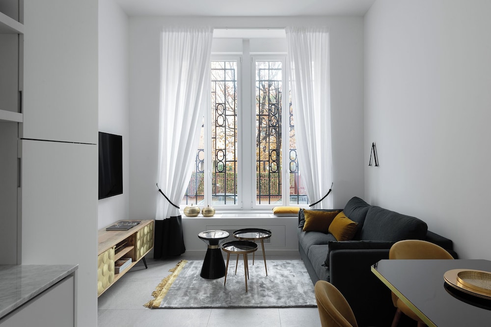 JOIVY Boutique Apartments Farneti — 4-Star Luxury Hotel in Milan, Italy