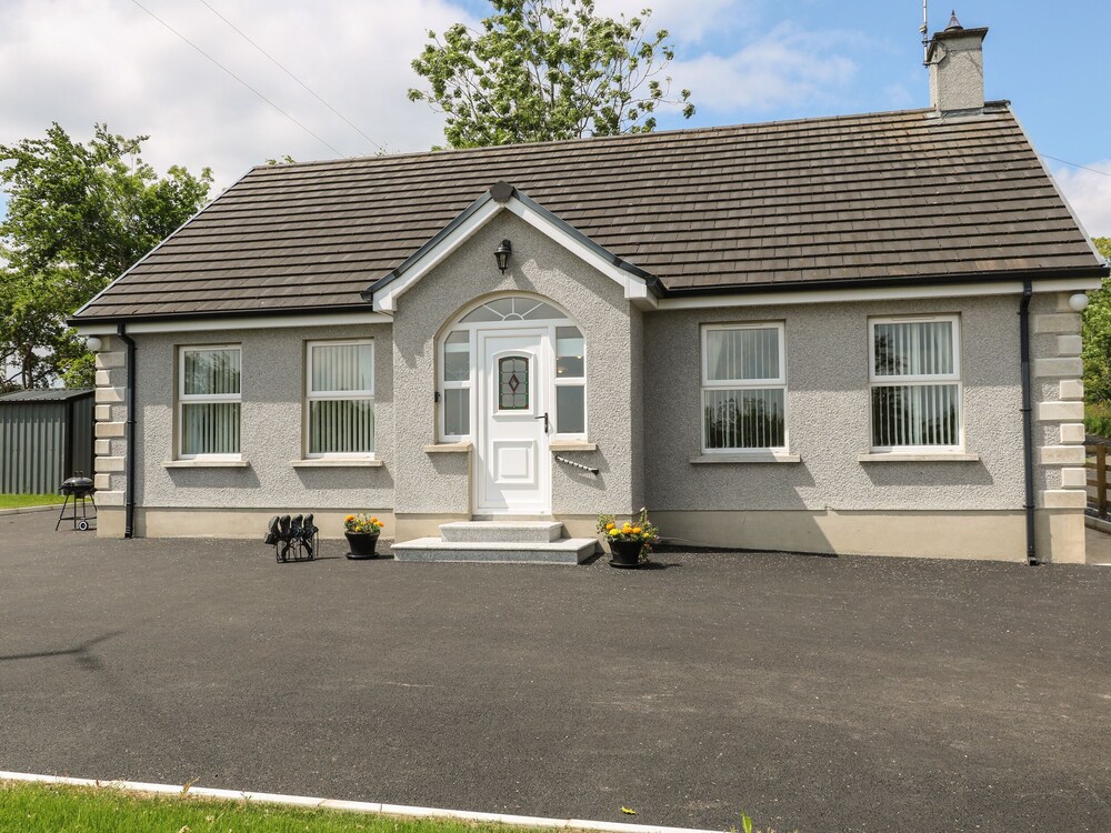 Slieve Gallion Cottage — 4-Star Luxury Hotel in Magherafelt, United Kingdom