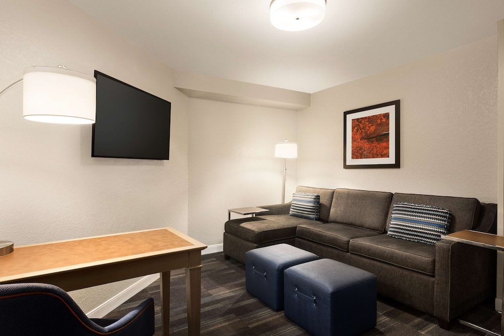 Hampton Inn by Hilton Fort Smith - photo 20