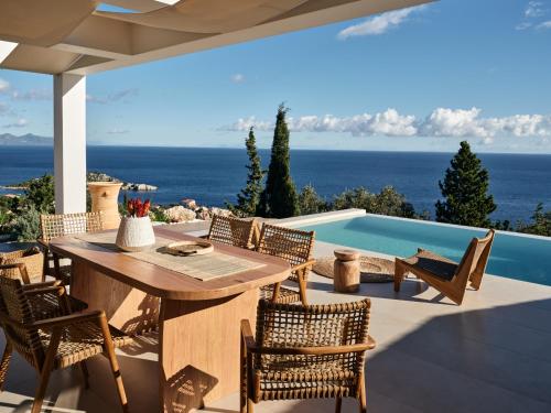 Thelxi's Suite I Brand New Seaview Suite — 4-Star Luxury Hotel in Agios Nikolaos, Greece