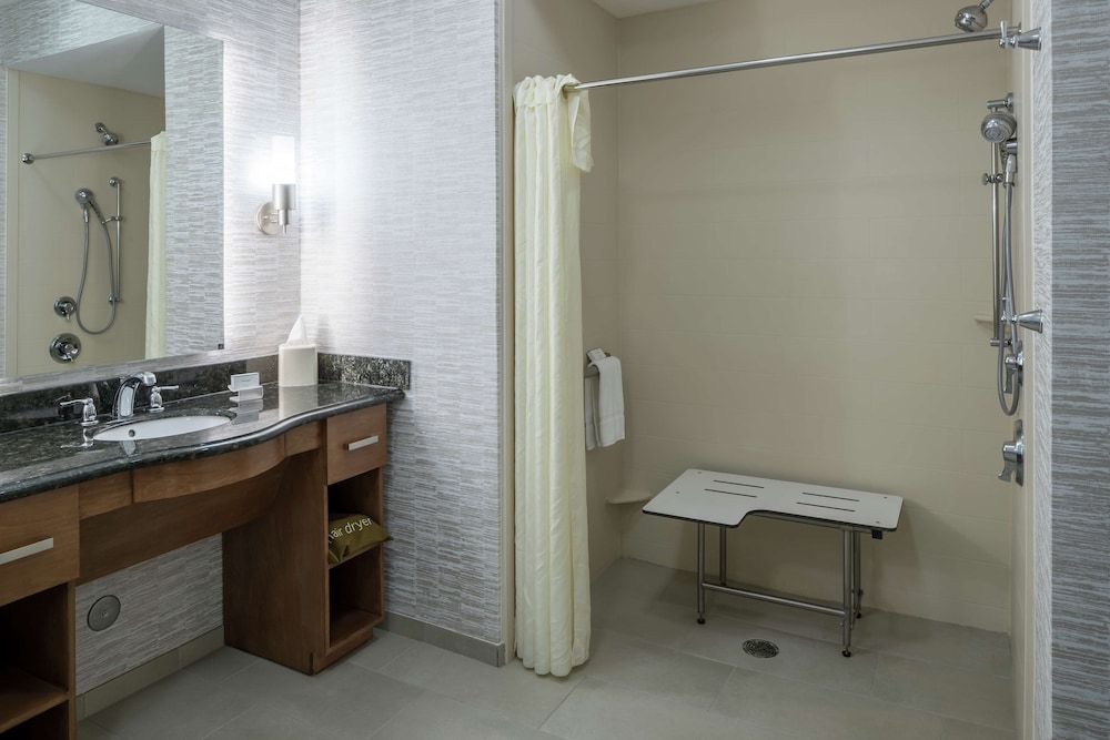 Homewood Suites by Hilton Cedar Rapids North - photo 23