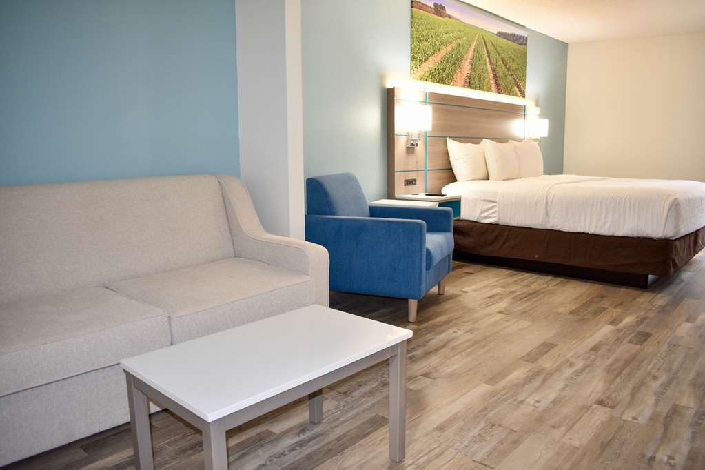 Clarion Pointe Vidalia Lyons West - photo 13