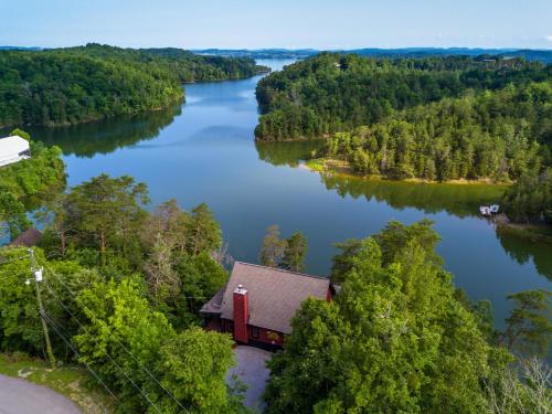 Smoke on the Water — 4-Star Luxury Hotel in Sevierville, United States
