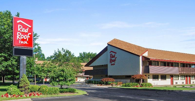 Red Roof Inn Cleveland Westlake in Westlake, United States