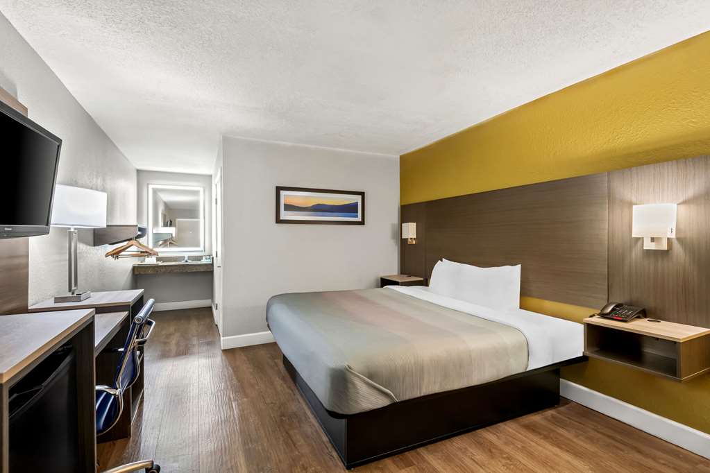 Quality Inn near Blue Spring - photo 18