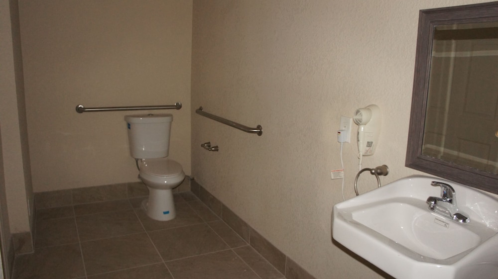 Apple Valley Hotel & Lodge - photo 16