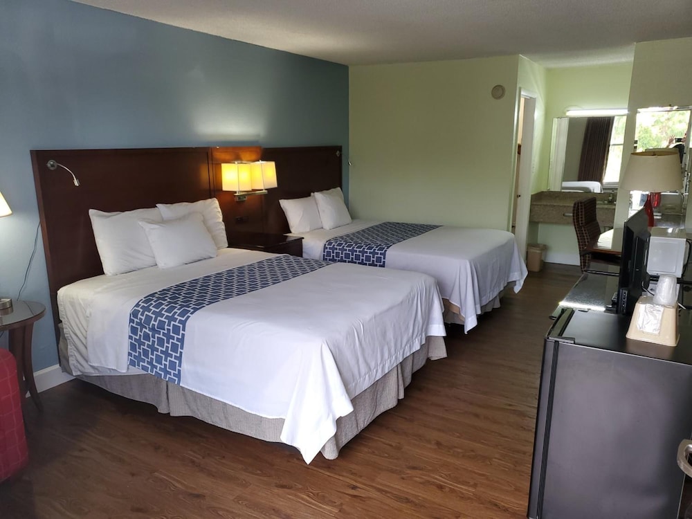 Econo Inn - photo 18