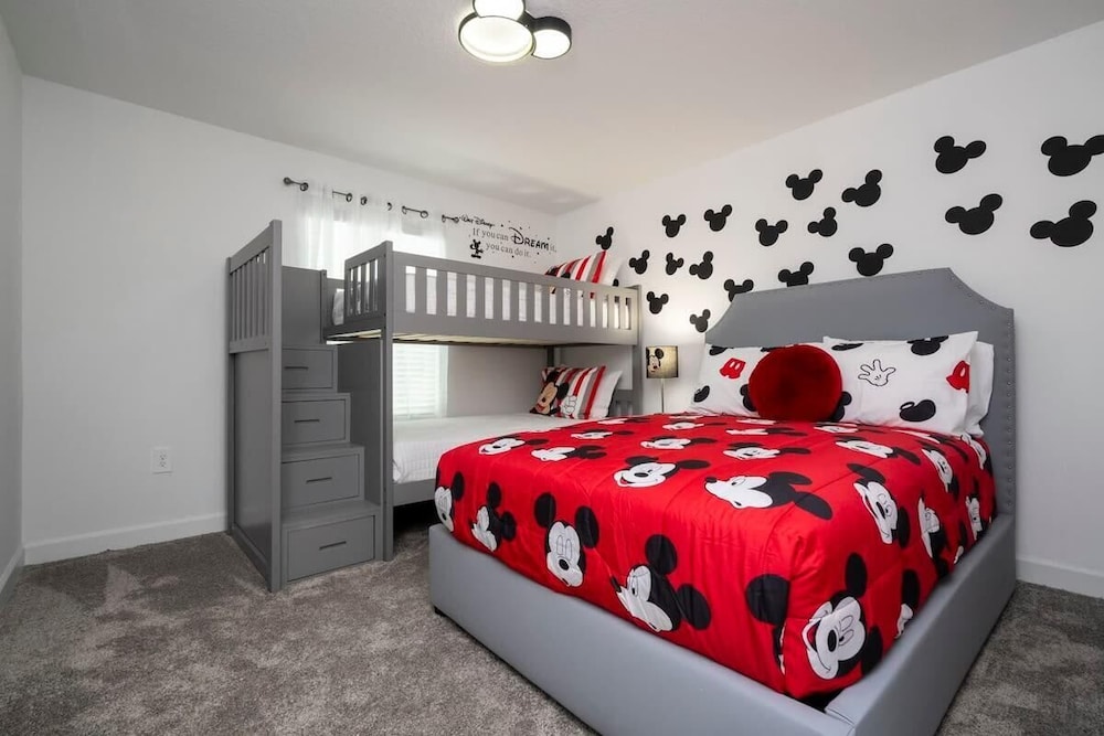 Stunning 4 Bd Close to Disney @ Storey Lake 2569 — 5-Star Luxury Hotel in Kissimmee, United States