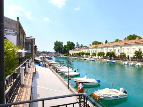 SG Luxury My Island Stay — 4-Star Luxury Hotel in Peschiera Del Garda, Italy