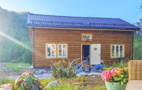3 Bedroom Lovely Home In Vikanes — 4-Star Luxury Hotel in Lindas, Norway