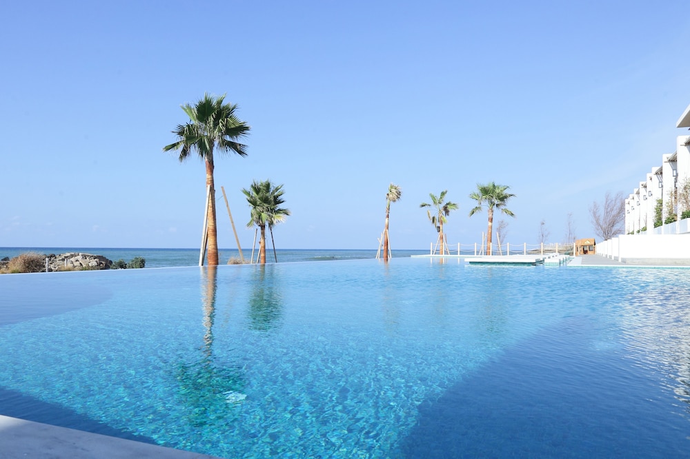La Siesta Beach Resort — hotel in Beirut