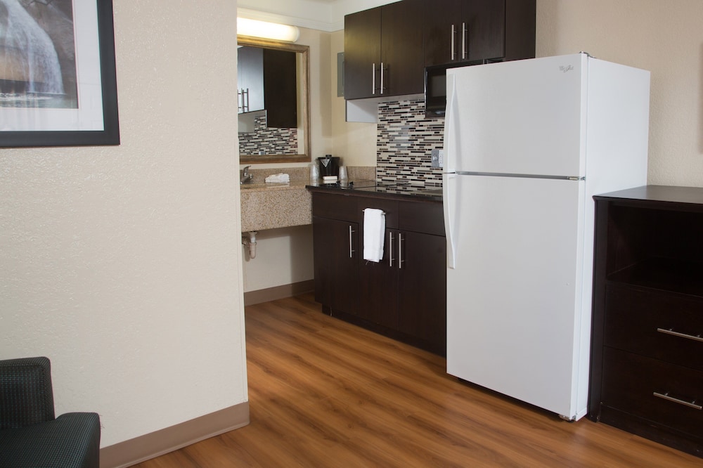 Red Roof Inn Ardmore - photo 5