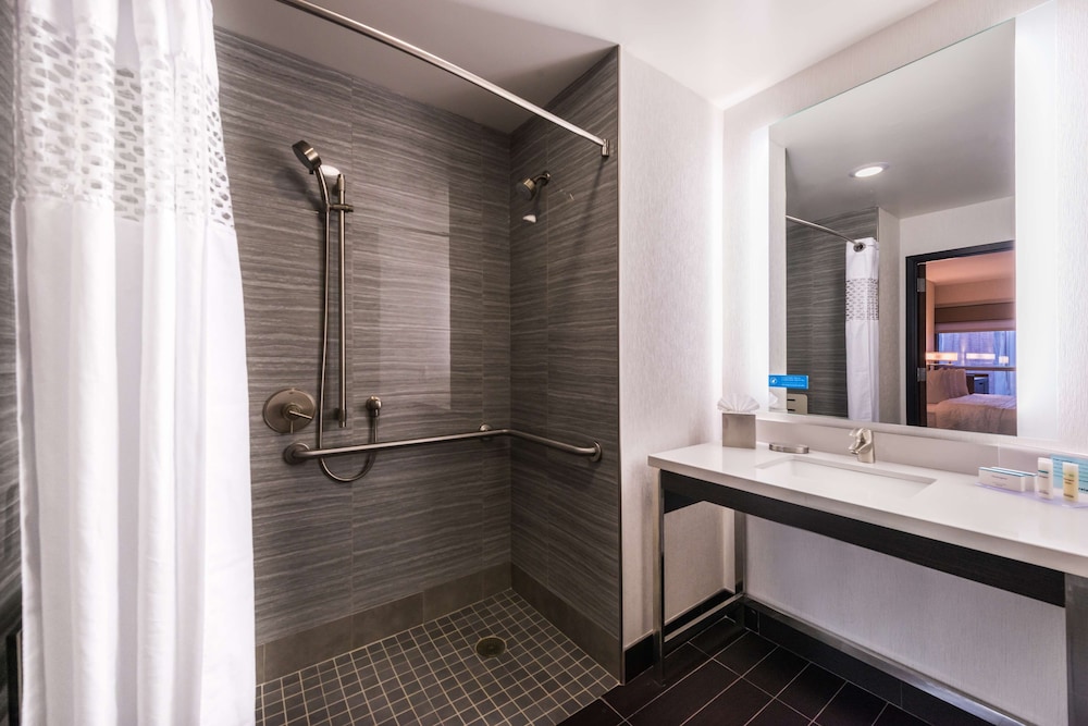 Hampton Inn San Francisco Downtown Convention Center - photo 85